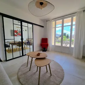 https://appartement-spacieux-de-standing-parking-gratuit.aixenprovencehotels.org